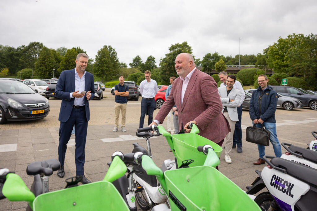 Parkeren op Rotterdamse P+R nu ook gratis bij gebruik van deelvervoer Parkeren op Rotterdamse P+R nu ook gratis bij gebruik van deelvervoer