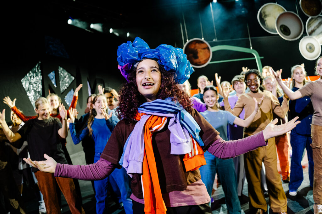 Jeugdtheater Hofplein opent seizoen met Het kleine heelal Jeugdtheater Hofplein opent seizoen met Het kleine heelal